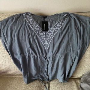 Cute grey “v” neck tunic